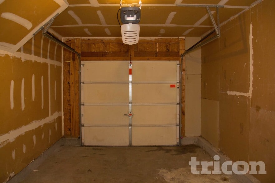 Building Photo - 11330 Northwoods Forest Dr