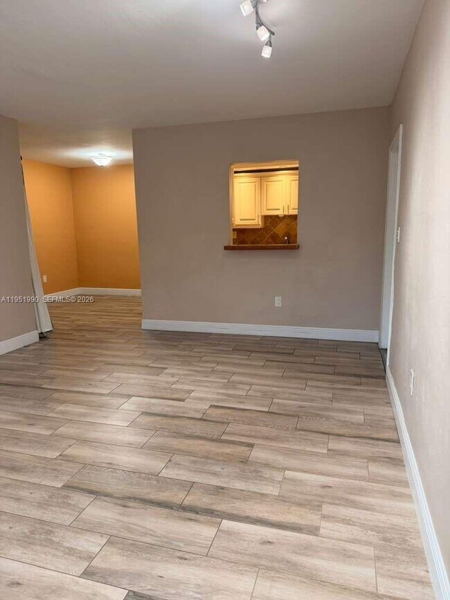 Building Photo - 13858 SW 90th Ave