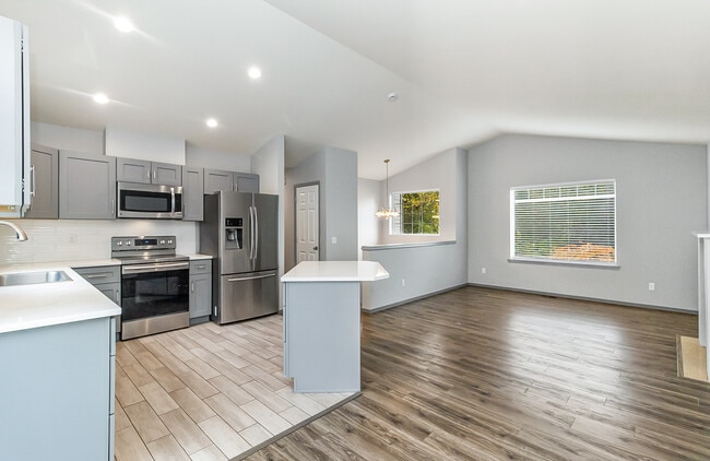 Building Photo - 2132 87th Ave SE