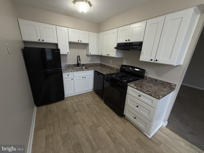 Building Photo - 1600 Church Rd