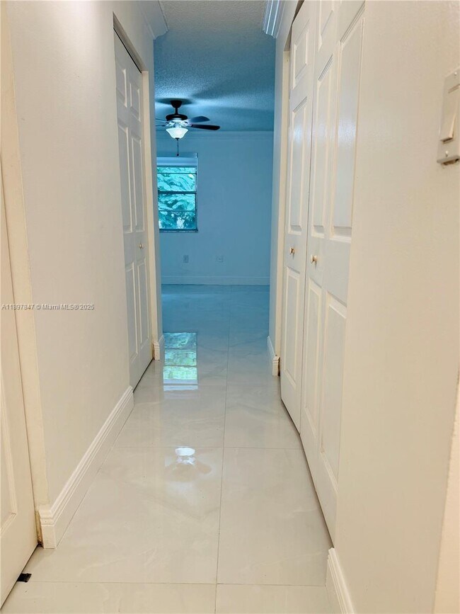 Building Photo - 6961 SW 129th Ave