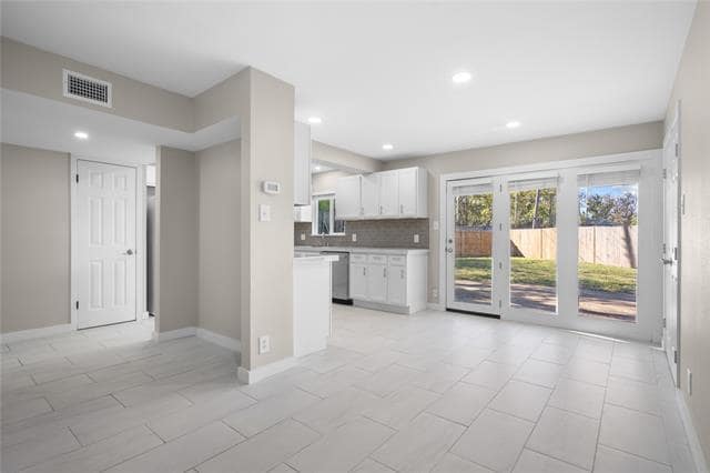 Building Photo - 2302 Valleywood Dr