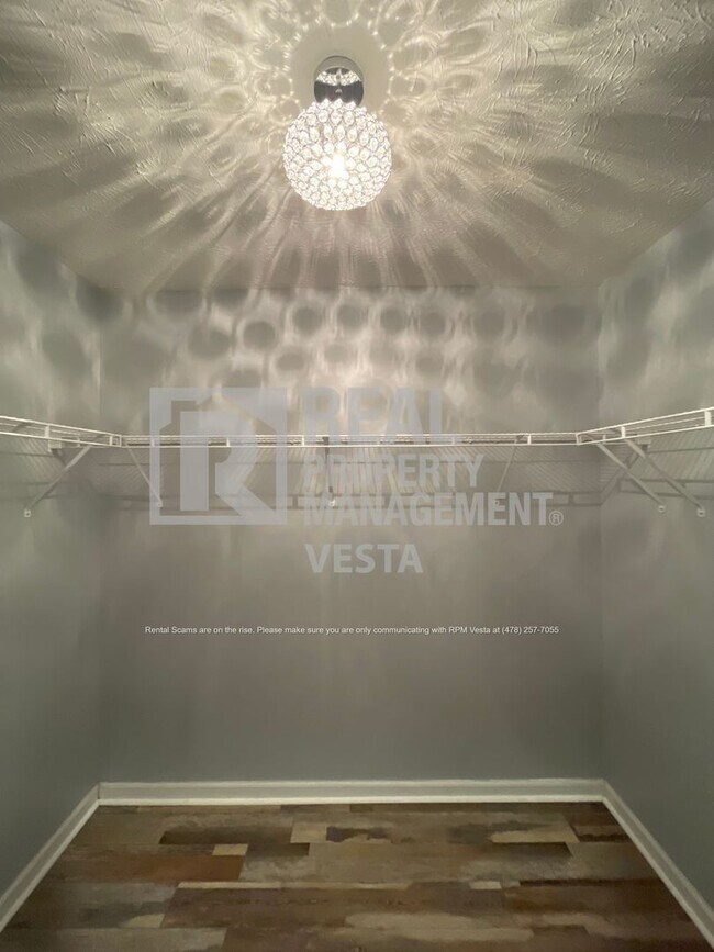 Building Photo - 222 Cody Dr