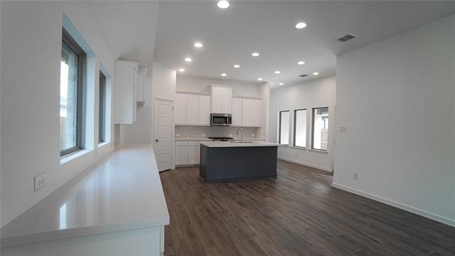 Building Photo - 5315 Tupper Ave