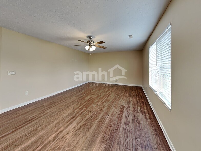 Building Photo - 6530 N Andover Way