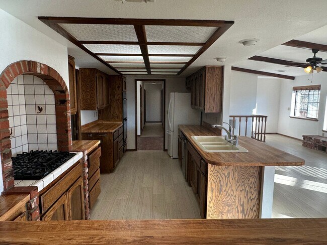 Building Photo - Bear Valley 3+4 with over 4 acres! MUST SEE!