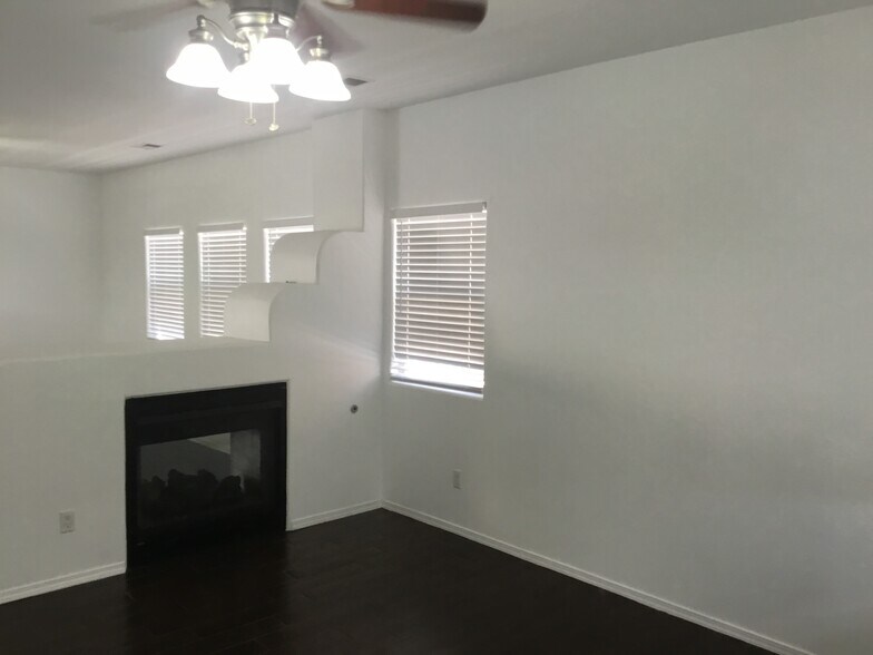 Building Photo - 10852 Arezzo Dr NW