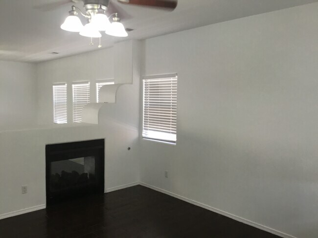 Building Photo - 10852 Arezzo Dr NW