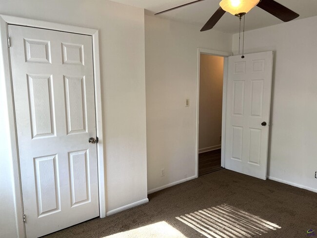 Building Photo - 3347 Thunderbird Rd