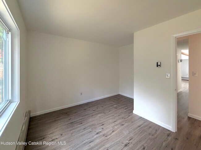 Building Photo - 13 Heyden Rd