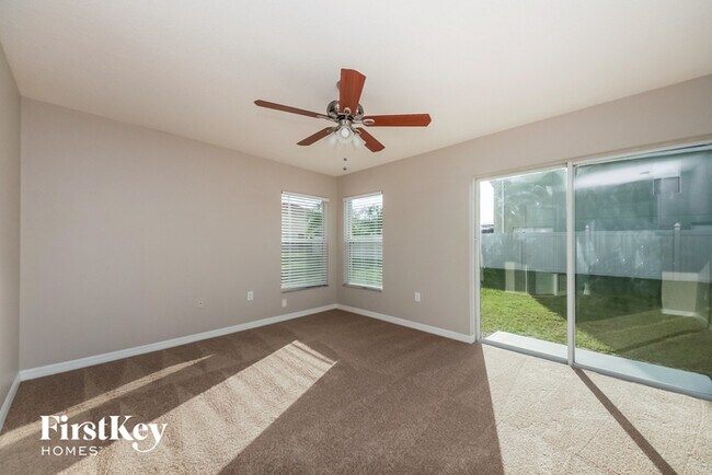 Building Photo - 227 Verdi St