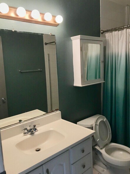 Bathroom - 212 S Kraemer Blvd