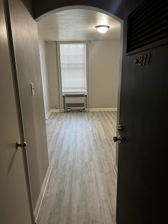 Building Photo - 7416 Harwood Ave