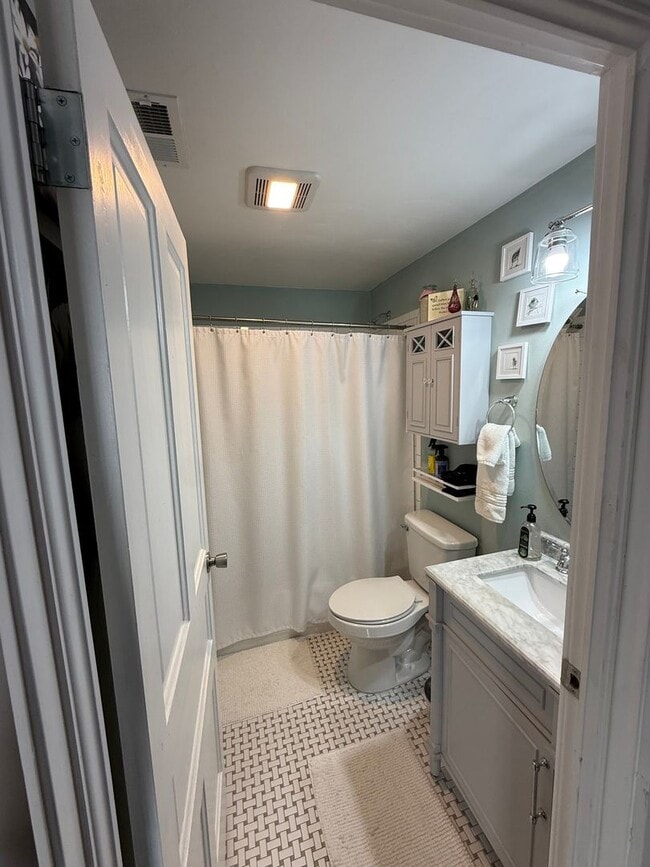 Building Photo - Cozy & Updated - 3 BR home in Old SW!