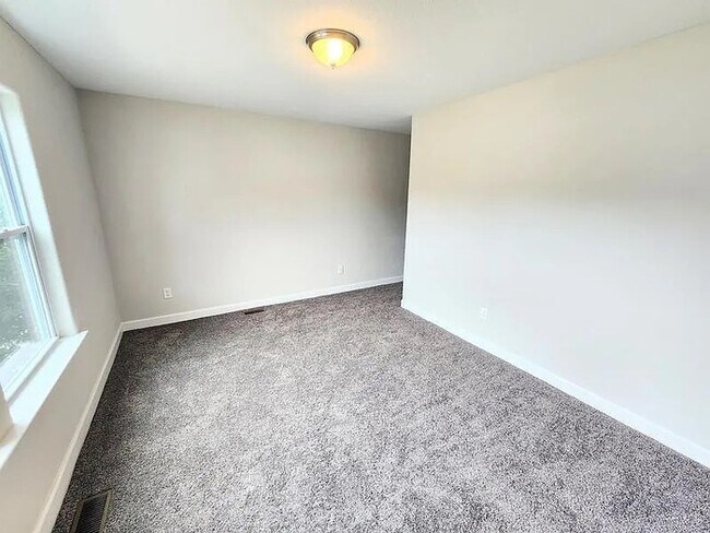 Building Photo - RENOVATED 4 BEDROOM/3 BATH IN NORFOLK! READY FOR RENT!!