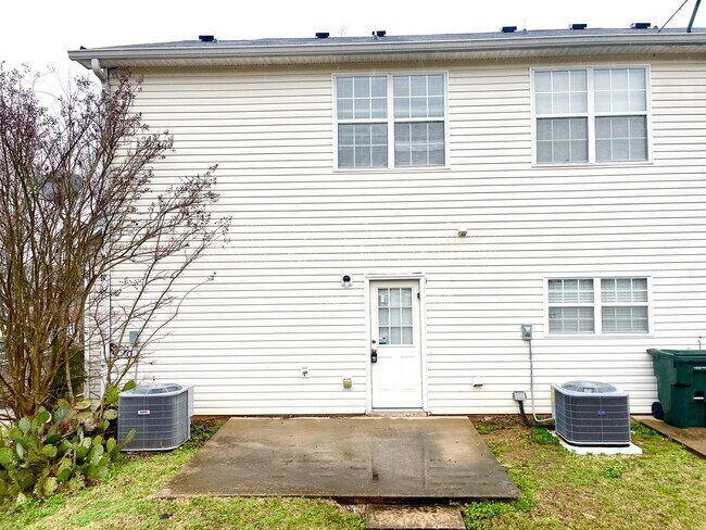 Building Photo - 116 Hawkeye Ln NW