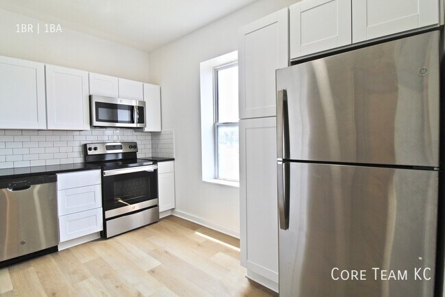 Building Photo - 712 Linwood Blvd