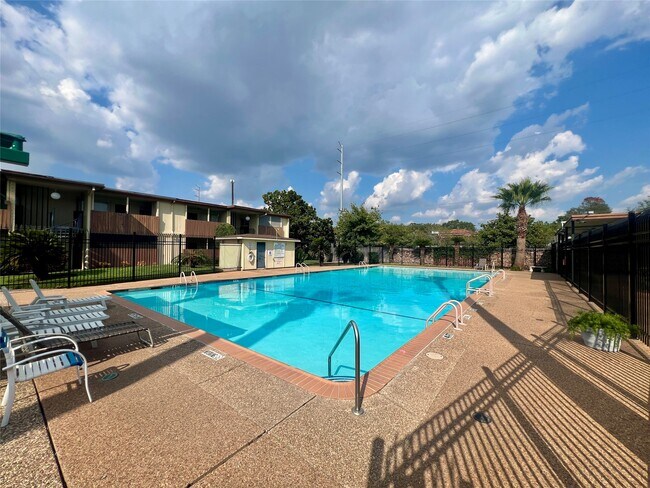 Building Photo - 7714 Renwick Dr