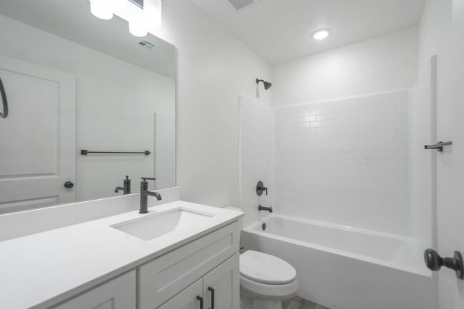 Building Photo - 907 Bright Rdg Ln