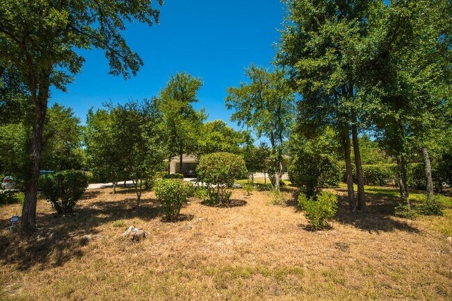 Building Photo - 5640 Oak Blvd