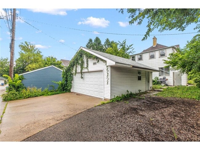 Building Photo - 2610 Dupont Ave S