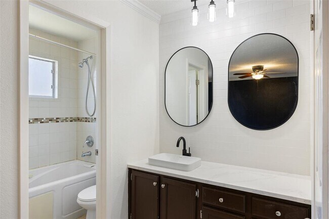 Building Photo - 2808 Firecrest Dr
