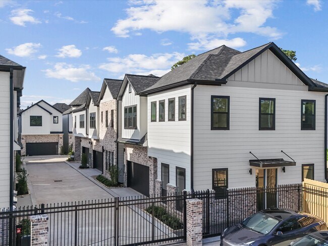 Building Photo - 2598 W Tidwell Rd