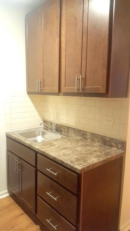 Building Photo - 4031 N Kenmore Ave