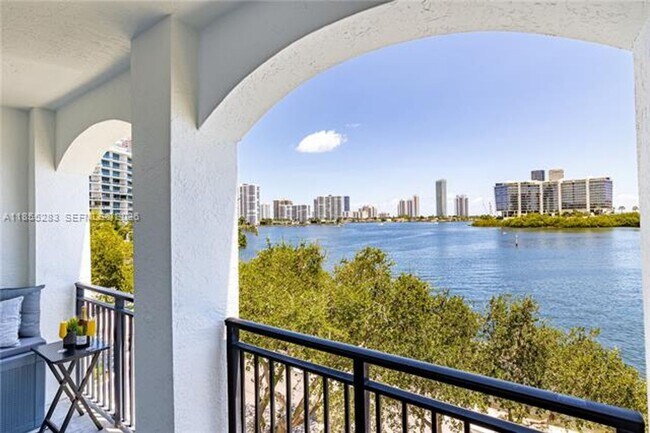 Building Photo - 3255 NE 184th St