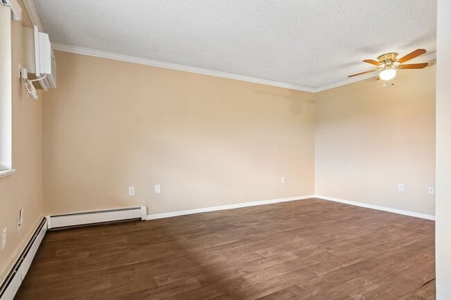 Interior Photo - Knollwood and Tanglewood Apartments