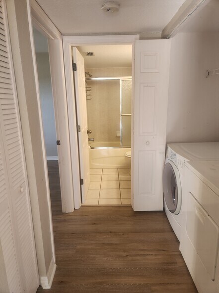 Building Photo - 175 Kings Hwy