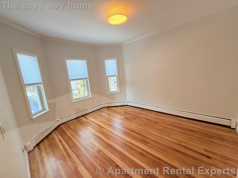 Building Photo - 170 Putnam Ave