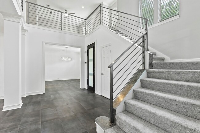 Building Photo - 545 Oak Hill Dr