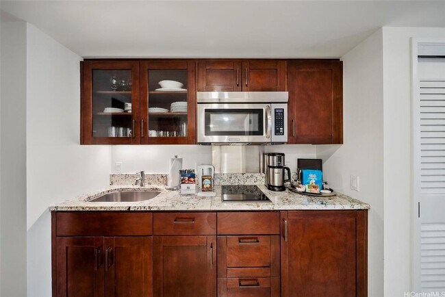 Building Photo - Luxury Fully Furnished Studio with Resort ...