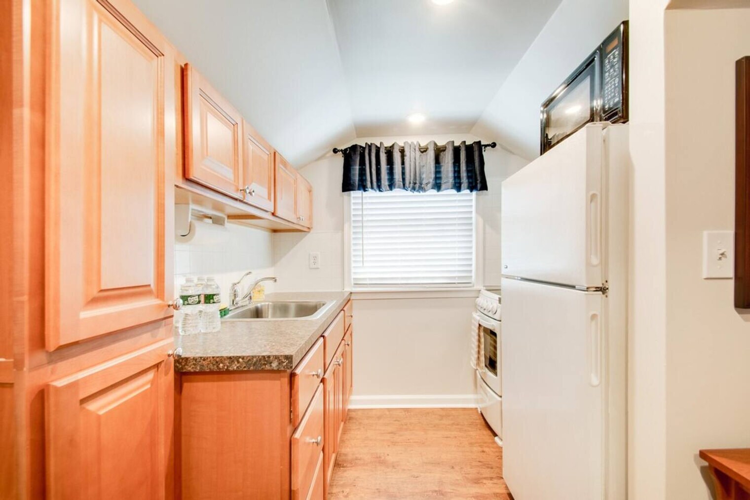 Building Photo - 42 Old Lancaster Rd