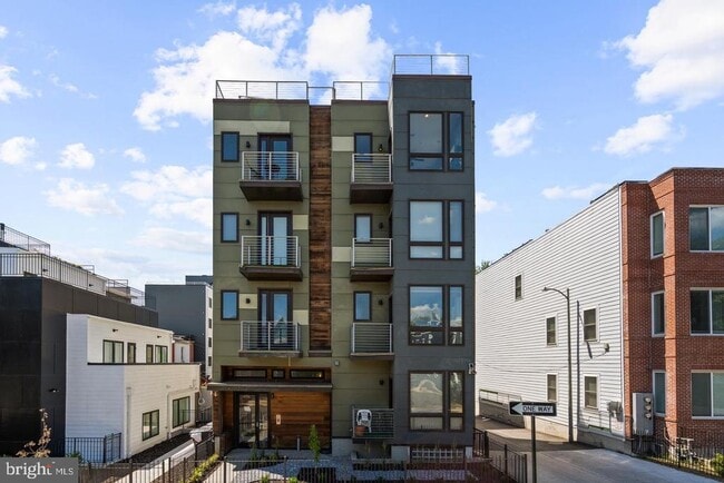 Building Photo - 1112 Montello Ave NE