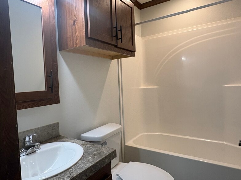 Building Photo - 309 Spring Park Dr