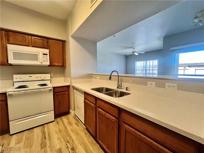Building Photo - 6650 W Warm Springs Rd