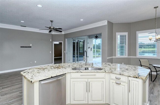 Building Photo - 6807 Sagebrush Cir