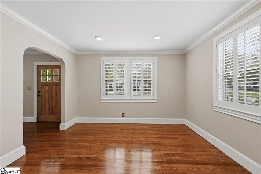 Building Photo - 212 Briarcliff Dr