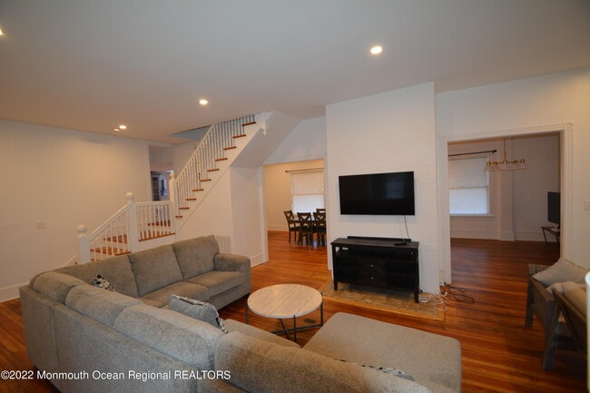 Building Photo - 703 S Edgemere Dr