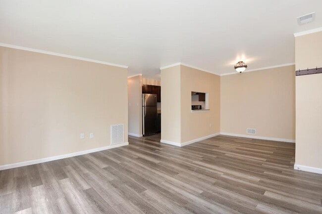Building Photo - 11 Coral Tree Ct