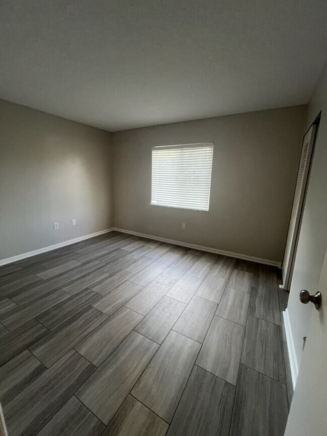 Building Photo - Spacious 2brm 1.5ba townhome Condo in The Villas off Conway Rd.