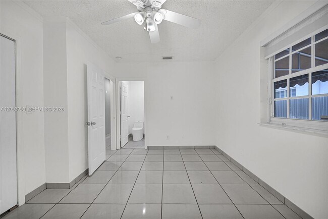 Building Photo - 451 E 37th St