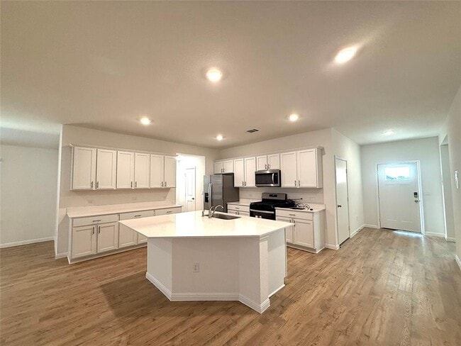 Building Photo - 1917 Buntline Hitch Dr