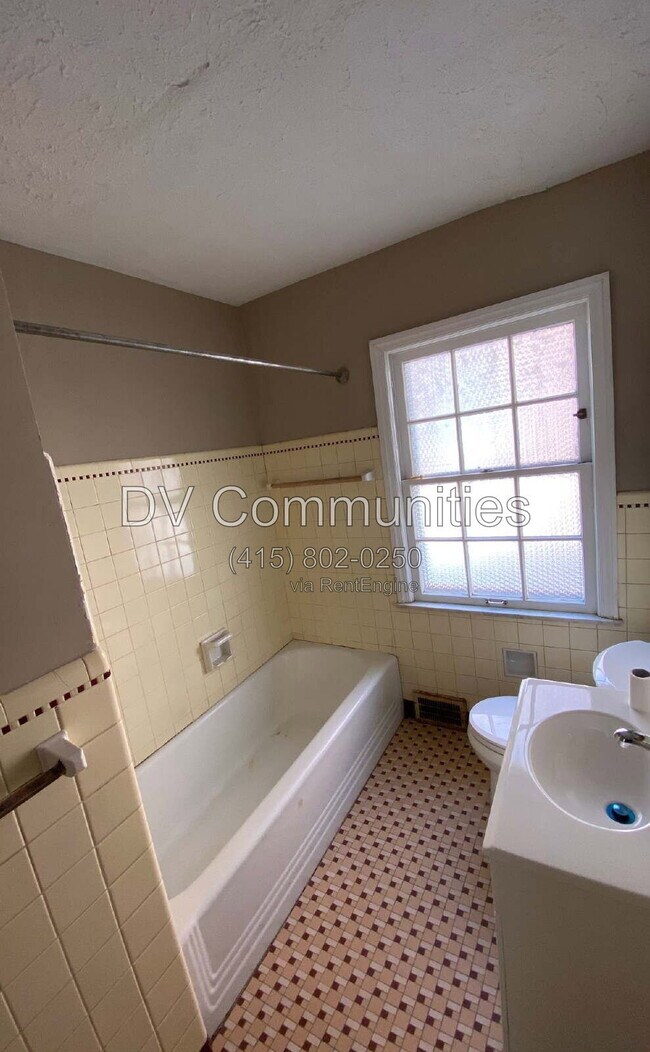 Building Photo - 3570 Lynnfield Rd