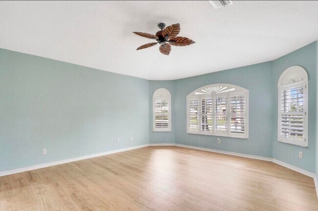 Building Photo - 6461 NW Friendly Cir