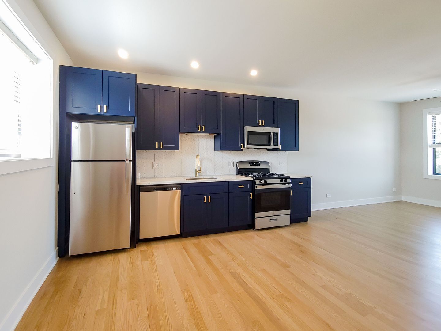Building Photo - 4409 N Seeley Ave