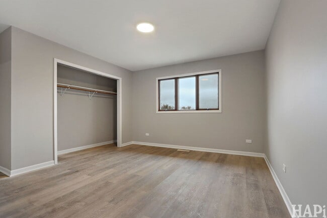 Building Photo - 920 Pleasant St