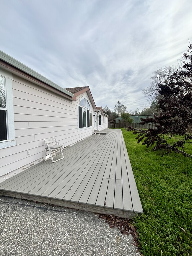 Building Photo - 10389 N Ponderosa Way